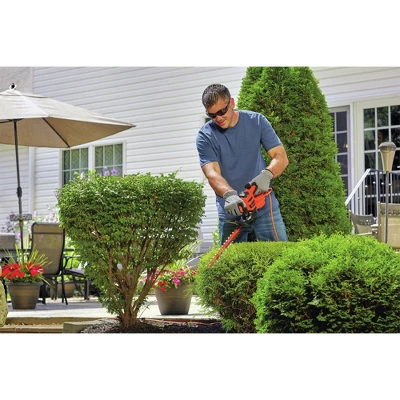 Black & Decker 17" Electric Hedge Trimmer 2 Black & Decker 17" Electric Hedge Trimmer - Image 2