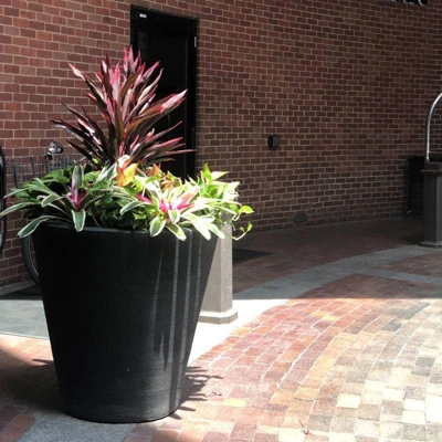 Crescent Garden Madison Plastic Planter Pots 2 Crescent Garden Madison Plastic Planter Pots - Image 2