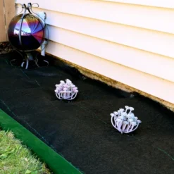 Sunnydaze Decor Sunnydaze UV Resistant Landscape Fabric Weed Barrier Fabric With Landscape Staples -Sunnydaze Decor Store GUEST ac97d971 81cf 463e a191 616b369a6c58