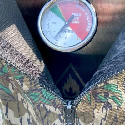 Bayou Classic Outdoor Custom Fit Camo Weatherproof Zippered Cover For Bayou Classic 700-701 4 Gallon Freestanding/Tabletop Fryer, Mossy Oak 3 Bayou Classic Outdoor Custom Fit Camo Weatherproof Zippered Cover For Bayou Classic 700-701 4 Gallon Freestanding/Tabletop Fryer, Mossy Oak - Image 3