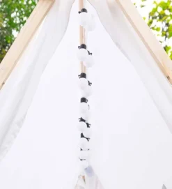 HearthSong 7'L LED Outdoor-Rated String Lights With 20 Bulbs, For Use With Indoor Or Outdoor Playspaces And Tents